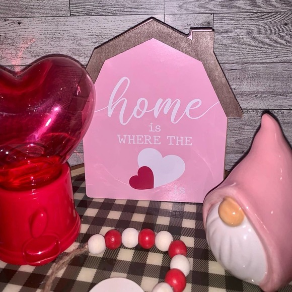 Valentines day Gnome, Mini Gumball Machine, Sign, beaded garland - Picture 5 of 6